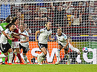 Женский чемпионат Европы. Испанки и немки победили с крупным счетом