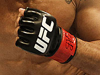 UFC. Физиев нокаутировал Дос Аньоса. Победа Шевченко