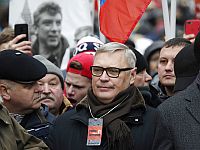 Экс-премьер РФ Михаил Касьянов покинул Россию