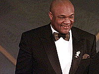 Две женщины обвиняют легендарного Джорджа Формана в изнасилованиях, совершенных в 1970-х годах