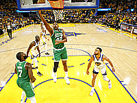 В первом матче финала победил