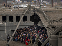 Власти Украины: за 100 дней войны армия РФ разрушила 11 аэропортов, 21 ж/д вокзал, 24 тыс. км дорог и 300 мостов