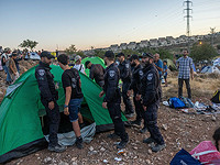 Полиция приступила к эвакуации 