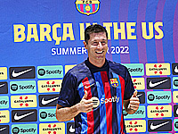 Роберт Левандовски дебютирует за