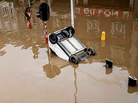 Жертвами бури в Европе стали не менее 12 человек