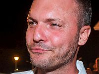 Суд над израильским модельным агентом Шаем Авиталем в Амстердаме отложен из-за отсутствия переводчика