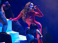 Яркие наряды на церемонии MTV Video Music Awards 2022. Фоторепортаж