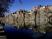 Высокопоставленная сотрудница посольства Израиля в Грузии обвиняется в незаконном строительстве