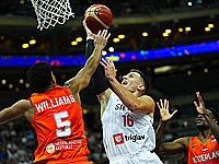 Чемпионат Европы по баскетболу. Сербы разгромили голландцев, итальянцы - эстонцев