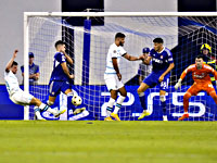 Лига чемпионов началась с сенсации. 