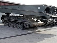 Германия передаст в распоряжение СБУ 16 спецтанков для наведения мостов