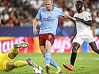 Холанн забил два мяча.