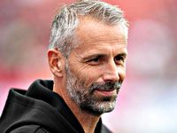 Главным тренером 