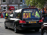 Траурный кортеж королевы Елизаветы покинул Балморал