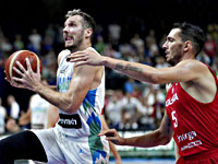 Чемпионат Европы по баскетболу. В полуфинал вышли сборные Франции и Польши