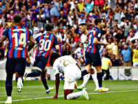 Два гола Левандовски. Два удаления.