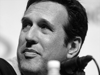 После пробежки в возрасте 51 года умер голливудский продюсер Зак Эстрин