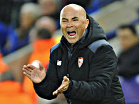 Главным тре6нером