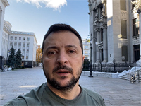 Зеленский из Киева во время авиаударов: 