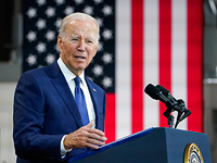 Байден призвал Путина прекратить неспровоцированную агрессию против Украины