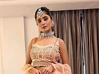 Индийские СМИ сообщили о самоубийстве 30-летней звезды телесериалов