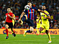 Роберт Левандовски забил два гола.