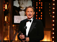 Американскому актеру Кевину Клайну – 75. Фотогалерея