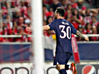 Лига чемпионов. Первый гол Месси в ворота 