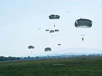Израильские военные десантировалась в Бахрейне, чтобы отметить два года
