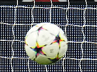 Ласо красиво перебросил бывшего вратаря 