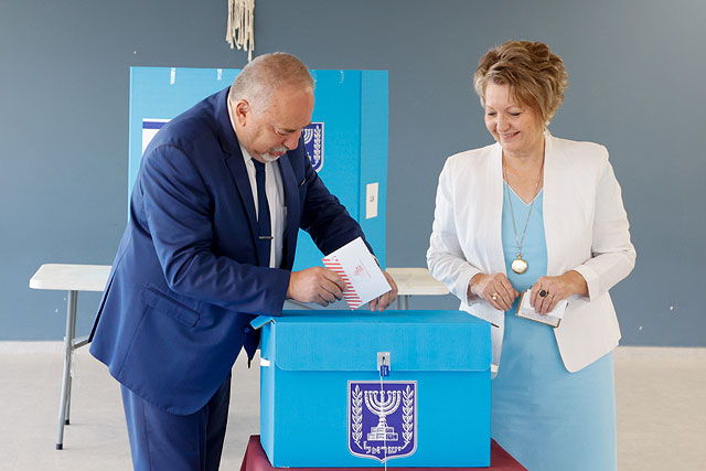Авигдор Либерман Авигдор Либерман