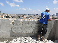 В Раанане и Кфар-Сабе полиция закрыла 11 строек, на которых работали палестинские нелегалы