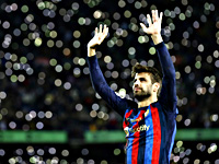 Прощальный матч Пике. Левандовски не реализовал пенальти. Вейссман вышел на замену