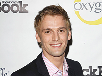 В Калифорнии при неясных обстоятельствах умер певец и актер Аарон Картер