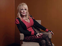 Джеф Безос удостоил певицу Долли Партон премии в 100 млн. долларов