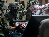 Бойцы ЦАХАЛа разметили для последующего разрушения дом террориста, убившего Шалома Софера