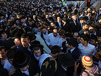 Сотни людей провожают в последний путь 15-летнего Арье Щупака, погибшего в теракте