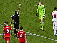 Первое удаление чемпионата. Победный гол на девятой минуте компенсированного времени. Иранцы победили сборную Уэльса