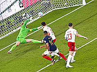 Мбаппе забил два гола. Французы победили датчан и вышли в плэй-офф