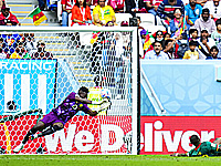 Вратарь сборной Камеруна отстранен по дисциплинарным причинам