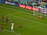 Португальцы победили сборную Уругвая и вышли в плэй-офф