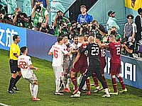 В компенсированное время произошла потасовка на поле