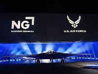 В Калифорнии представлен новый стратегический бомбардировщик B-21 Raider