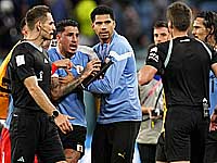 Защитник сборной Уругвая повздорил с чиновником ФИФА