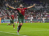 Португальцы разгромили сборную Швейцарии и вышли в четвертьфинал. Хет-трик Гонсалу Рамуша