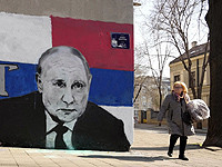 В Хельсинки во время массовых шествий сожгли российский флаг