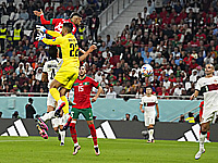 Впервые в истории африканская сборная вышла в полуфинал чемпионата мир. Марокканцы победили португальцев