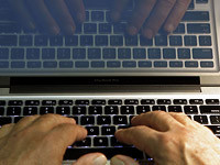 ШАБАК обзвонил израильтян, принявших в соцсетях запросы от фейковых профилей