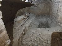 Житель Иерусалима задержан по подозрению в разграблении пещеры для захоронений, обнаруженной им под домом