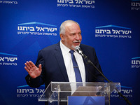 СМИ: Авигдор Либерман проигнорировал просьбы муниципалитетов о повышении